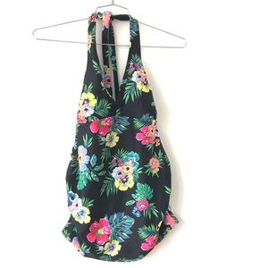 Maternity swimsuit top size M